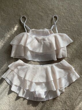 Bikini with ruffles cream colored lined shelf bra large